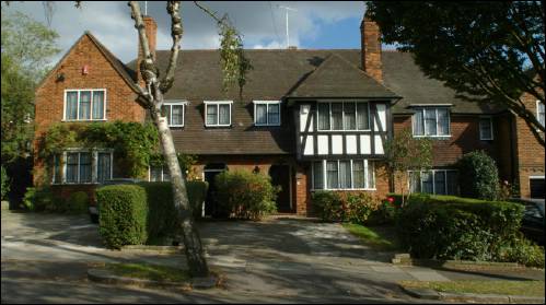 08-10 Blandford Close